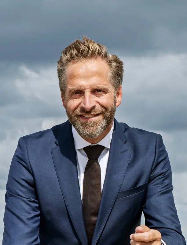 Opening door Hugo de Jonge